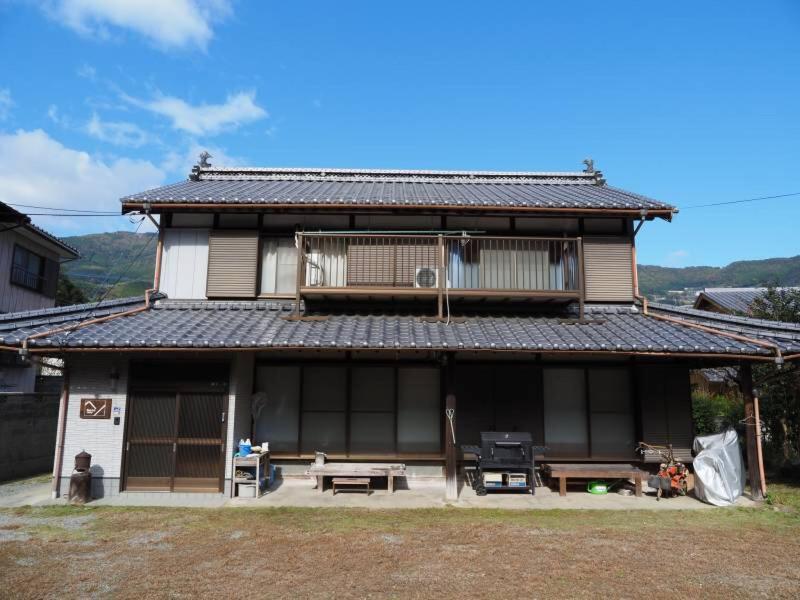 四国旅行のhub拠点 古民家ゲストハウス Heso Camp Miyoshi  Exterior photo