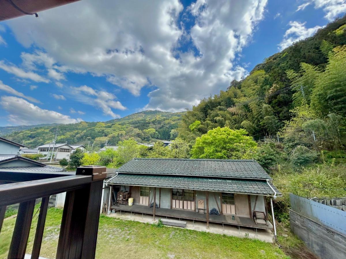 四国旅行のhub拠点 古民家ゲストハウス Heso Camp Miyoshi  Exterior photo